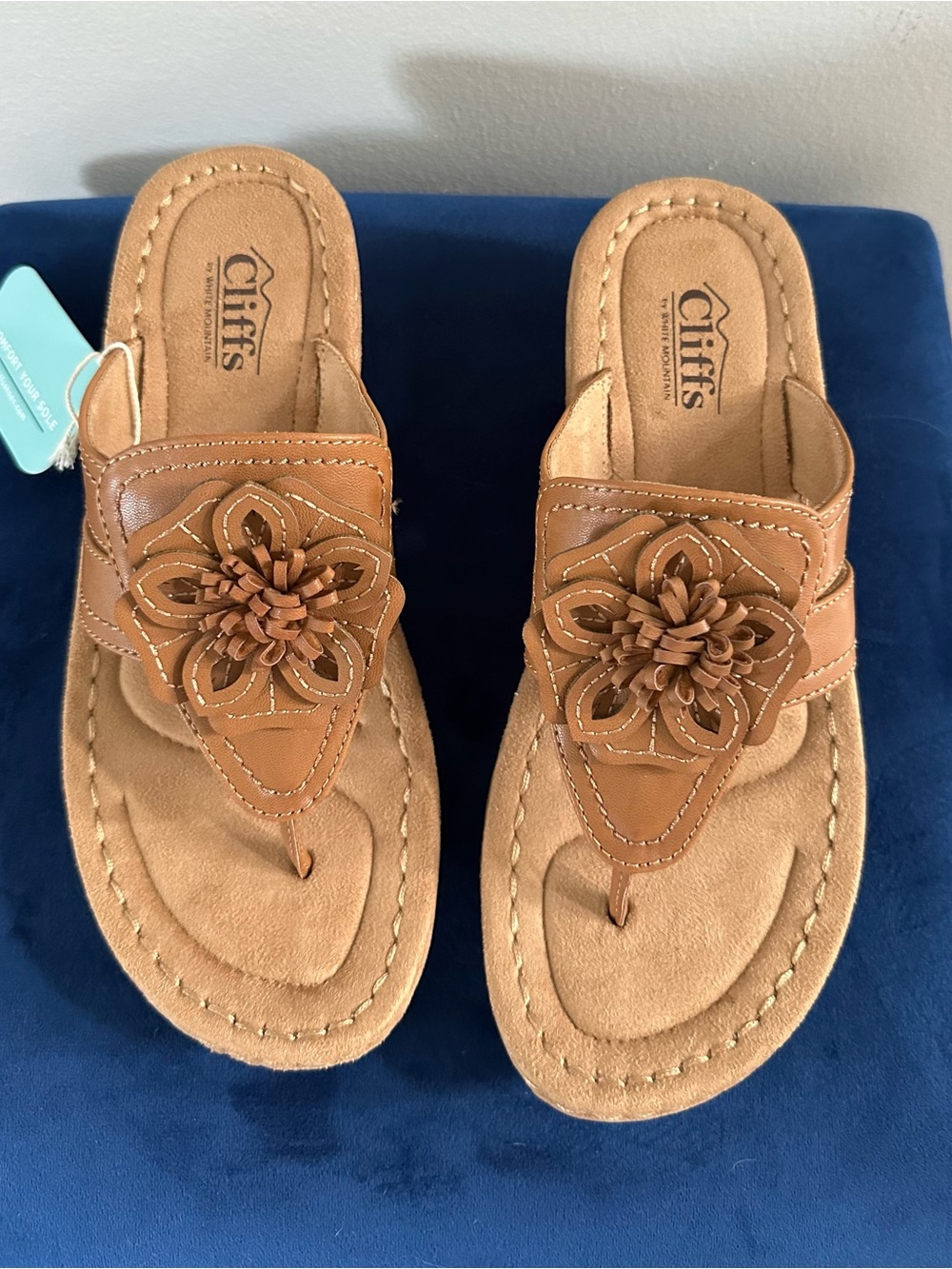 Cliffs by White Mountain Tan Floral Leather Thong Sandals, 9M, NWOT